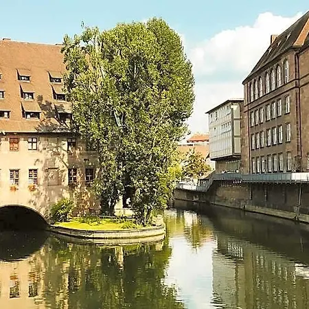 Dragon's Nest: Cozy & Modern Attic Loft Nuremberg Ξενοδοχείο