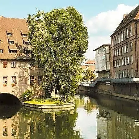 Dragon's Nest: Cozy & Modern Attic Loft Nuremberg Ξενοδοχείο Schwaig bei Nürnberg