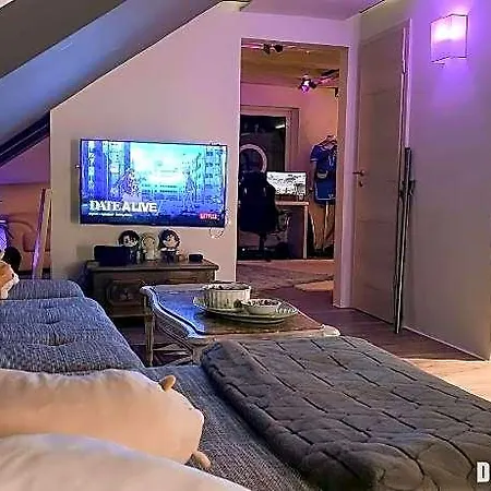 Hotel Dragon's Nest: Cozy & Modern Attic Loft Nuremberg Schwaig bei Nürnberg